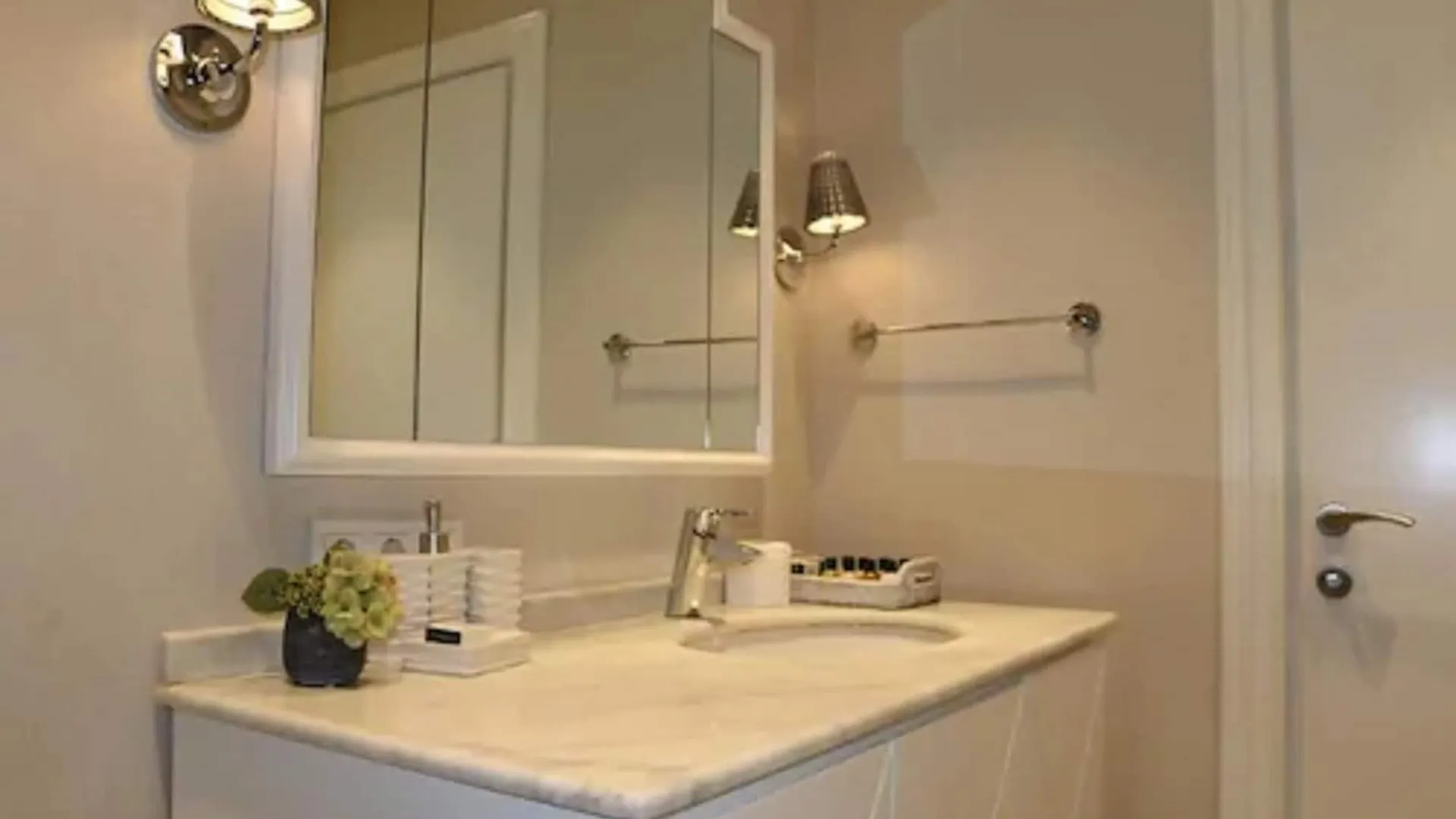 Triada Otel Istanbul 4*,