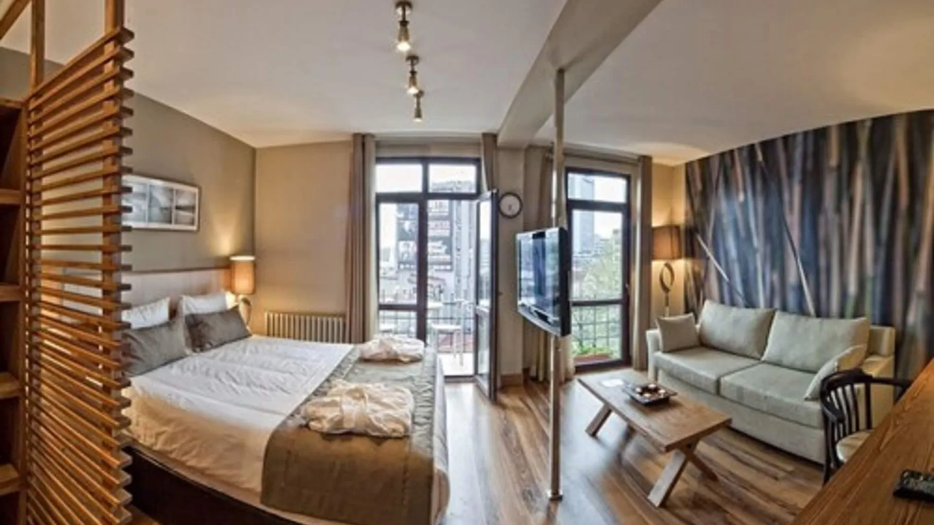 Triada Otel Istanbul 4*,