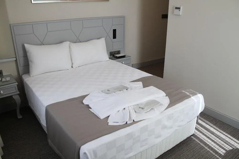 Triada Otel Istanbul 4*,